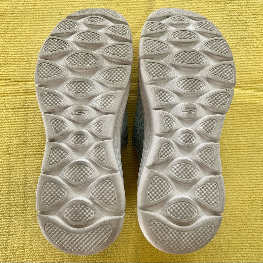 Sz 5.5 Skechers GoWalk Air Cooled Goga Mat Slip-On Sneakers - Picture 2 of 5